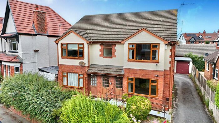 2 Bedroom Apartment For Sale In Westbourne Grove, West Kirby, Wirral, Merseyside, CH48