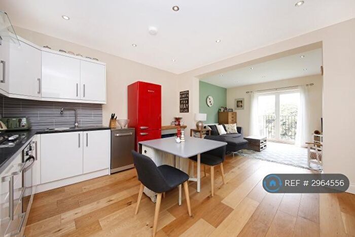 2 Bedroom Flat To Rent In Wellington Gardens, London, SE7
