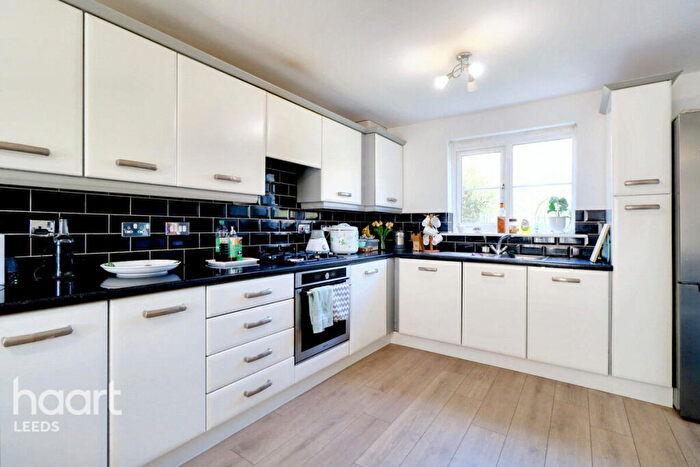 4 Bedroom Detached House For Sale In Willowdale, Leeds, LS10