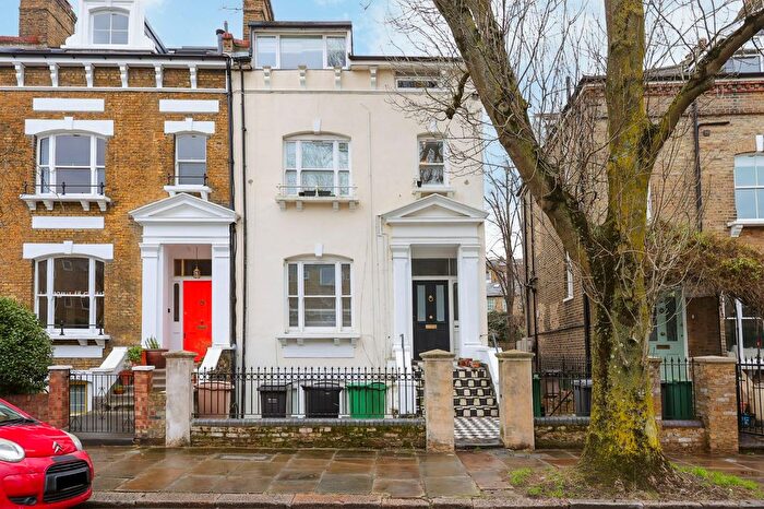 1 Bedroom Semi-Detached House To Rent In Burghley Road, Kentish Town, NW5
