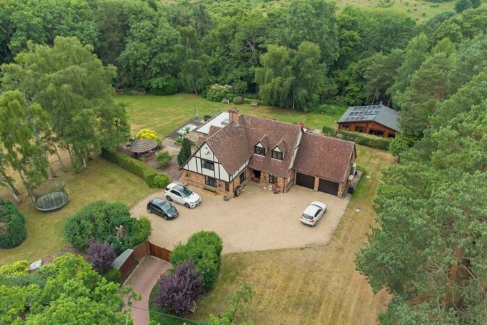 5 Bedroom Detached House To Rent In Snelsmore Common, RG14