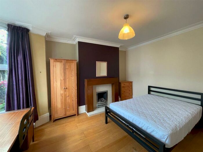 5 Bedroom House To Rent In Garth Road, Bangor, Gwynedd, LL57