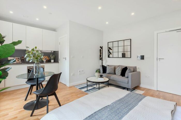 Studio To Rent In Cedar Road, Sutton, SM2