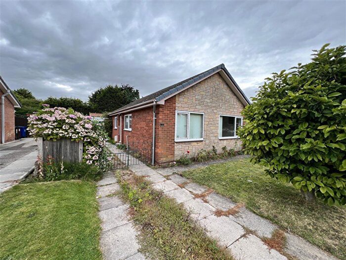 3 Bedroom Bungalow To Rent In Hawthorn Drive, Barlby, YO8