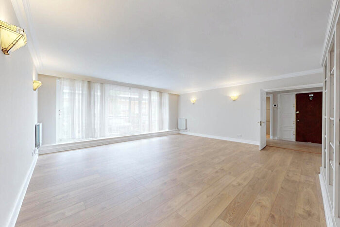3 Bedroom Apartment To Rent In Wymondham Court, St John's Wood Park, London, NW8