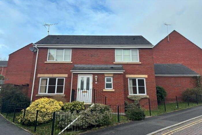 3 Bedroom Property To Rent In Clover Avenue, Exeter, EX4