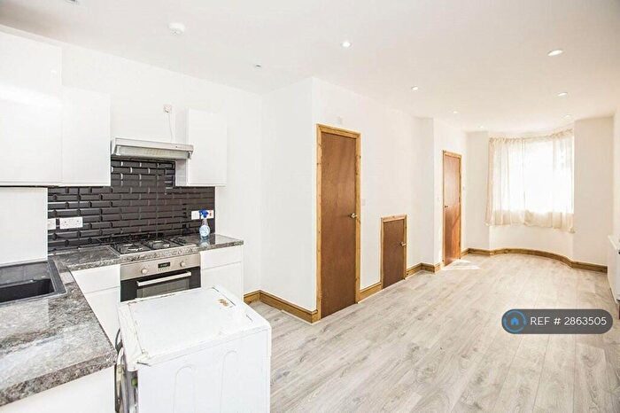 3 Bedroom Terraced House To Rent In St Andrew's Road, London, E13