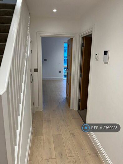 2 Bedroom Flat To Rent In Ongar Road, Brentwood, CM15