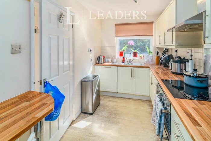 4 Bedroom End Of Terrace House To Rent In St Johns Court, AL1