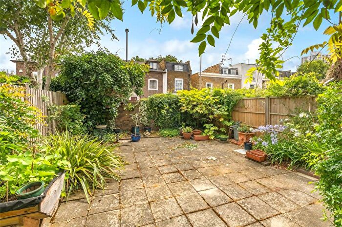 4 Bedroom Terraced House For Sale In Whistlers Avenue, London, SW11