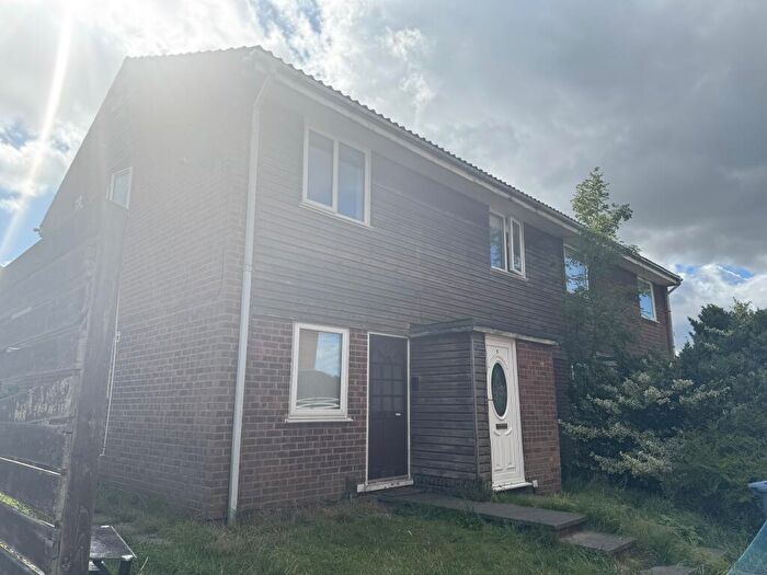 2 Bedroom Flat To Rent In Aspen Court, Forst Town, NG19