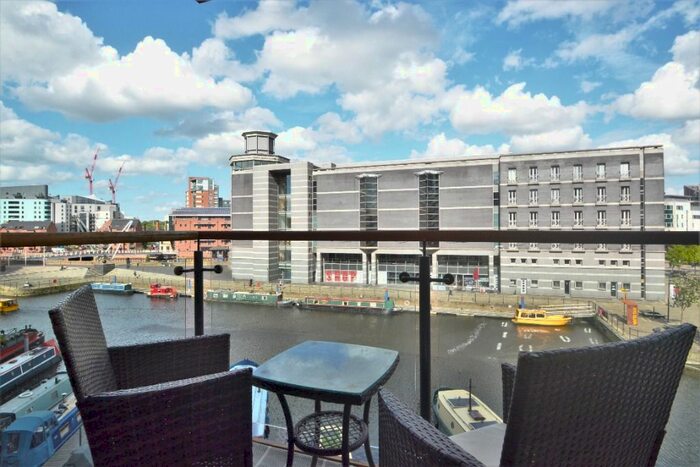 2 Bedroom Flat To Rent In Mackenzie House, Chadwick Street, Leeds, LS10