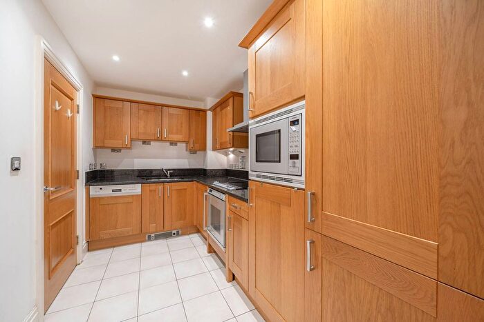 2 Bedroom Flat To Rent In Imperial Wharf, Imperial Wharf, London, SW6