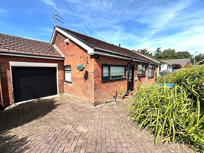 3 Bedroom Detached Bungalow For Sale In Brookside Walk, Radcliffe, M26