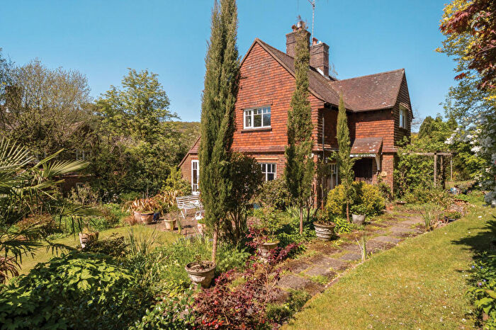 4 Bedroom Detached House For Sale In Chilcrofts Road, Haslemere, GU27