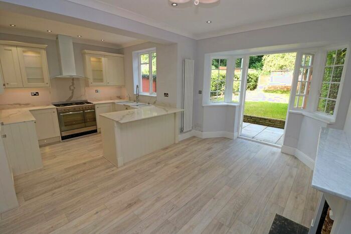 4 Bedroom Semi-Detached House To Rent In Hill Top, Hampstead Garden Suburb, NW11