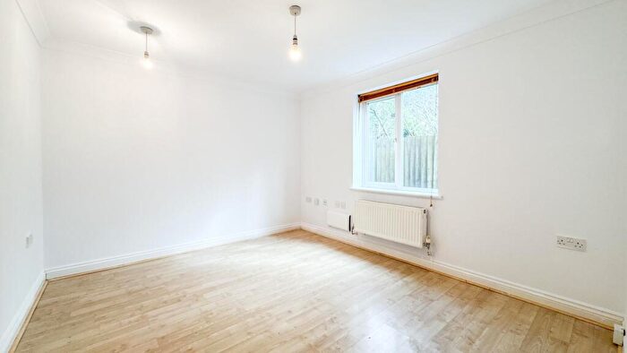 1 Bedroom Flat For Sale In Honeywick Close, Bedminster, Bristol, BS3