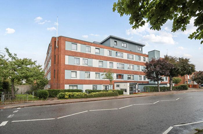 2 Bedroom Apartment For Sale In Queensway, Bletchley, Milton Keynes, MK2