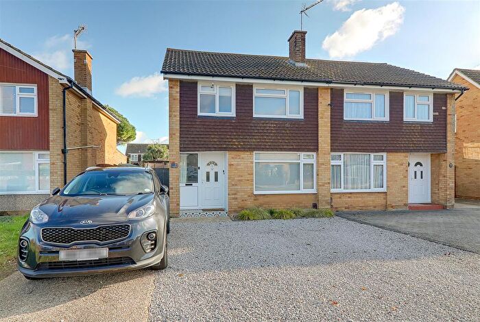 3 Bedroom Semi Detached House For Sale In Upton Road, Worthing, BN13