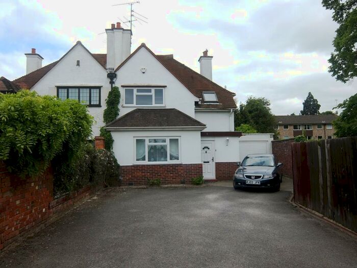 3 Bedroom Semi-Detached House To Rent In Tilehurst Road, Reading, RG1