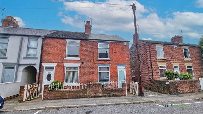2 Bedroom Terraced House For Sale In South Street North, New Whittington, S43