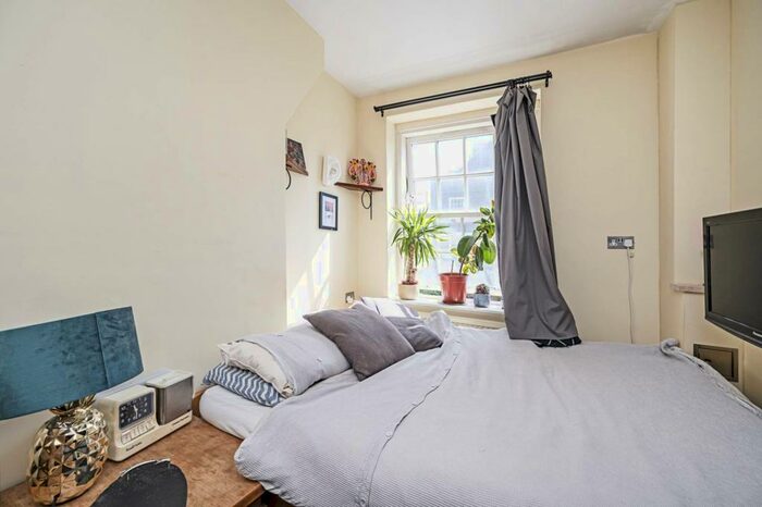 2 Bedroom Flat To Rent In Pritchards Road, Bethnal Green, London, E2