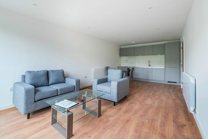 1 Bedroom Flat To Rent In Well Farm Road, Whyteleafe, CR3