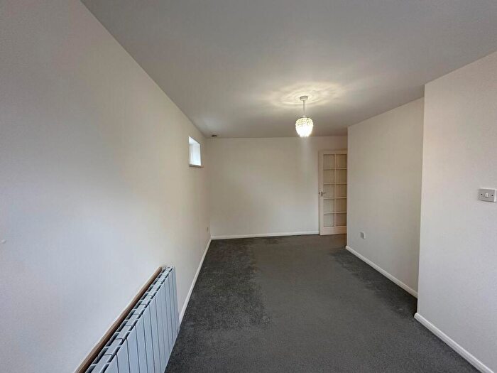 1 Bedroom Flat To Rent In Express Drive, Ilford, IG3
