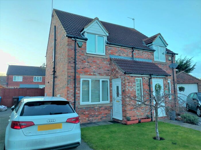 2 Bedroom Semi-Detached House To Rent In Marbury Park, Kingswood, HU7