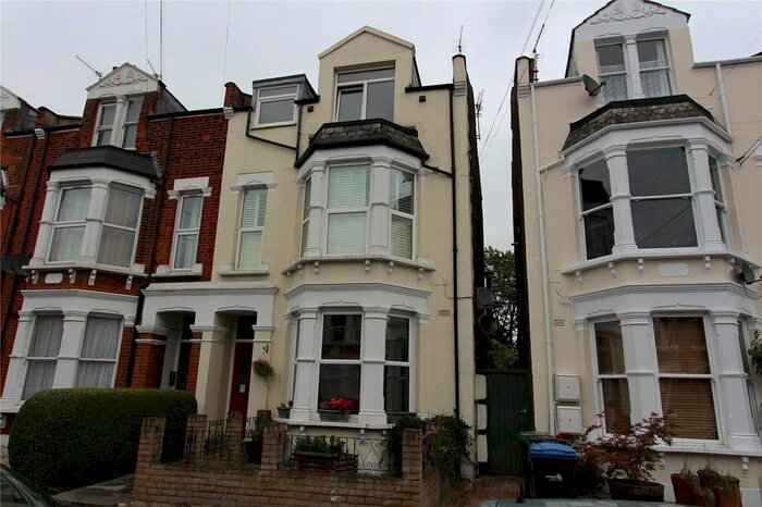 1 Bedroom Flat To Rent In Park Avenue, Palmers Green, London, N13