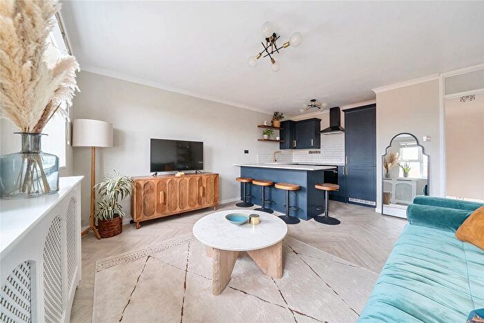 1 Bedroom Maisonette For Sale In Doveney Close, Orpington, BR5