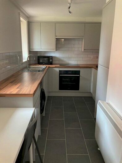 1 Bedroom Flat To Rent In Portland Mews, Garnett Road West, Newcastle-Under-Lyme, ST5