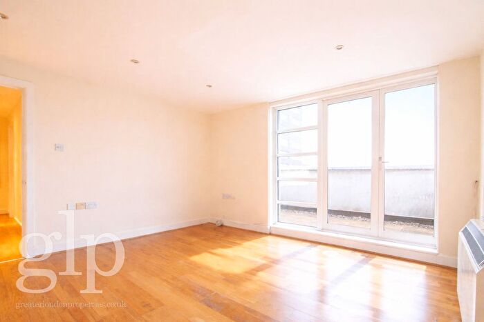 1 Bedroom Flat To Rent In Brockway House, Holloway Road, N7