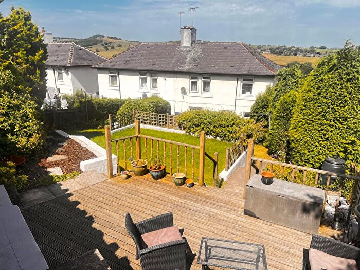 3 Bedroom Semi-Detached House For Sale In Banksville, Holmfirth, HD9