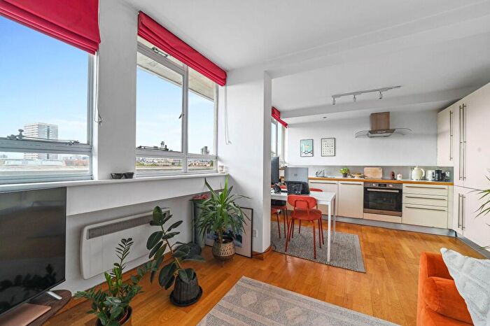 1 Bedroom Flat To Rent In Claredale Street, Keeling House Claredale Street, E2