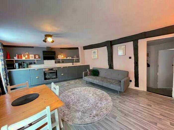 2 Bedroom Apartment To Rent In Burgate, Canterbury, CT1