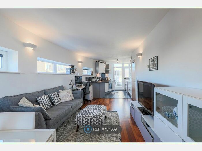 1 Bedroom Flat To Rent In Vanguard House, London, E8