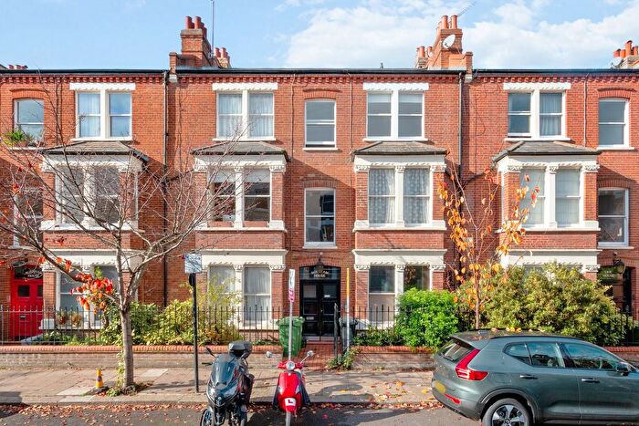 2 Bedroom Flat For Sale In Sulgrave Road, Brook Green, Hammersmith, W6