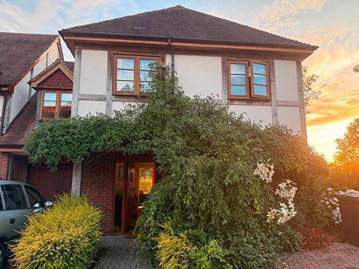 4 Bedroom Link Detached House To Rent In Colemans Way, Hurst Green, Etchingham, TN19