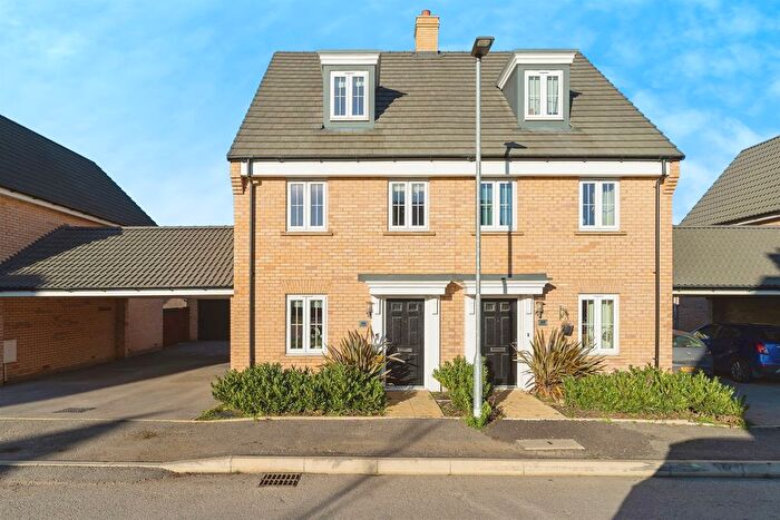 3 Bedroom Semi-Detached House For Sale In Forsythia Road, Ely, CB6