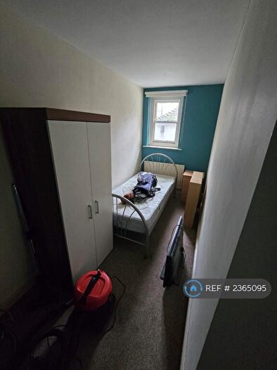 2 Bedroom Flat To Rent In Broad Street, Deal, CT14