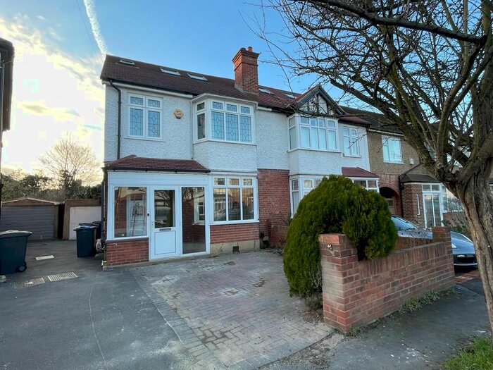 4 Bedroom Semi-Detached House To Rent In Myrtle Grove, New Malden, KT3