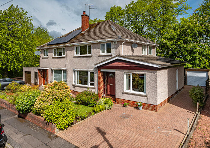 4 Bedroom Semi Detached House For Sale In Burnside Court, Burnside, Glasgow, G73