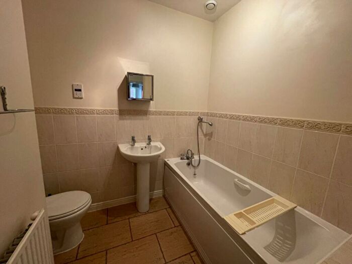 2 Bedroom Apartment To Rent In St. Peters Way, Stratford-upon-Avon, CV37