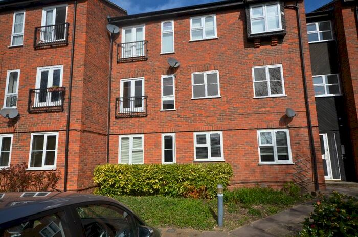 2 Bedroom Flat To Rent In Monarch Mews, West Norwood, London, SW16