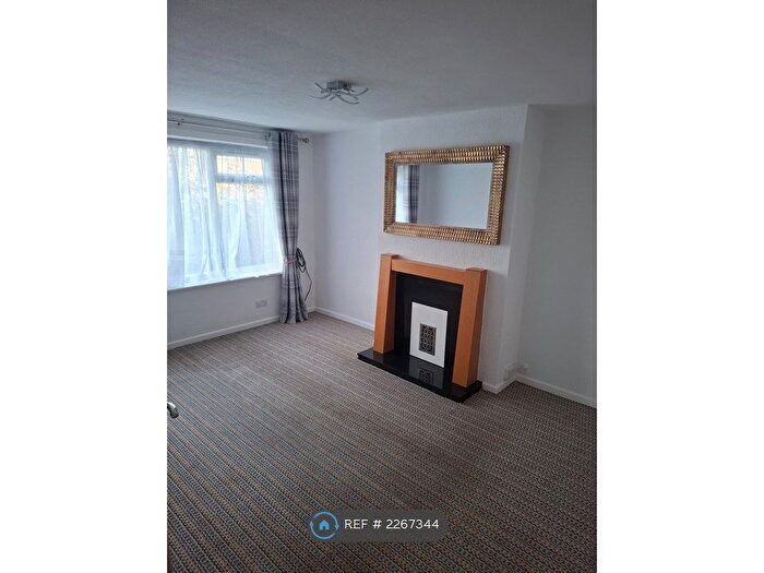 2 Bedroom Flat To Rent In Sunnybank Avenue, Coventry, CV3