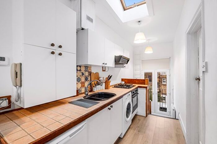 1 Bedroom Flat To Rent In Eustace Road, Fulham, London, SW6