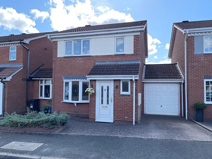 3 Bedroom Link Detached House To Rent In Wordsley - Ensall Drive, DY8