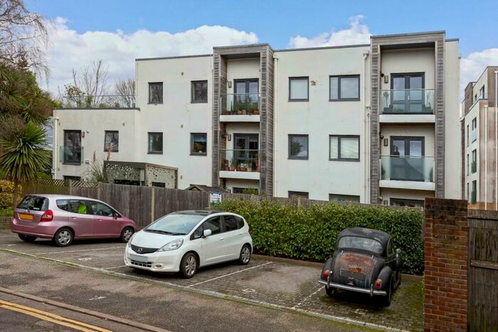 1 Bedroom Apartment For Sale In The Upper Drive, Hove, BN3