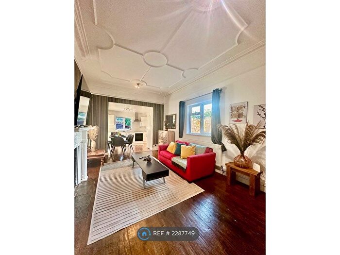 2 Bedroom Flat To Rent In Olive Road, London, NW2